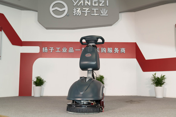 工業(yè)自動(dòng)洗地機(jī)的特別處在那 工業(yè)自動(dòng)洗地機(jī)的特別處在那