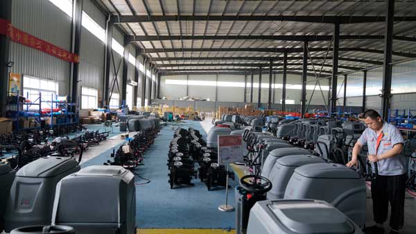 洗地機(jī)生產(chǎn)廠家哪個(gè)好(圖1) 洗地機(jī)生產(chǎn)廠家哪個(gè)好